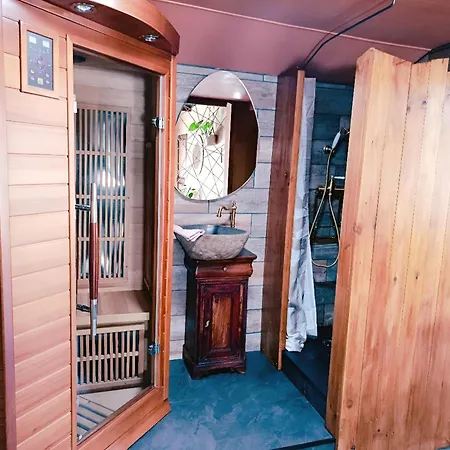 Atypique, Et Sauna Privatif - L'enchanteuse Apartamento